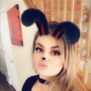 Meet your Posher, Monica